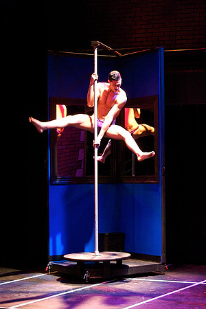 Pole Dance (crop)